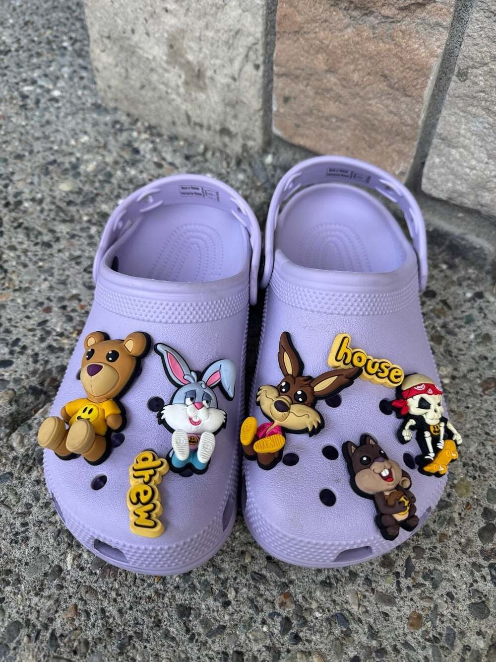 Crocs Classic Clog Lavender Size M5/W7 with Assorted Jibbitz Charms